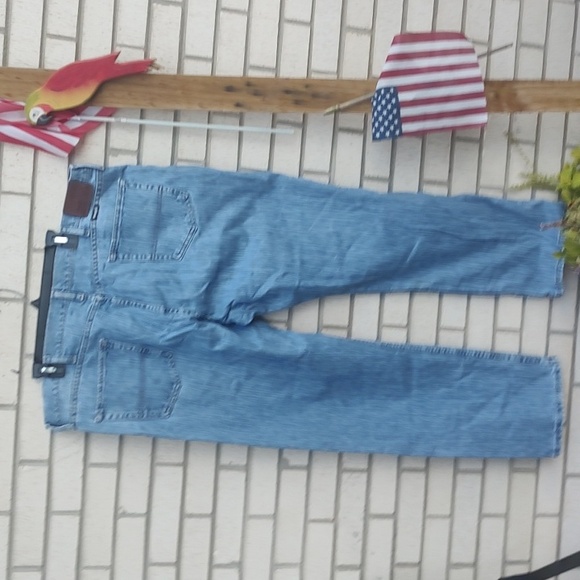 Wrangler 👖 - Picture 9 of 11